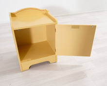 Lataa kuva Galleria-katseluun, Åmells Möbler yöpöytä