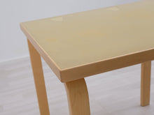Lataa kuva Galleria-katseluun, Artek pöytä 70 x 80 cm koivu / vaaleanvihreä