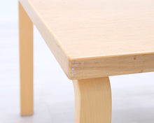 Lataa kuva Galleria-katseluun, Artek sivupöytä 75 x 75 cm koivu