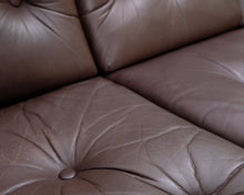 Lataa kuva Galleria-katseluun, 70-luvun nahkasohva