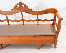 Lataa kuva Galleria-katseluun, Antiikkinen mäntysohva