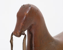 Lataa kuva Galleria-katseluun, Antiikkinen keinuhevonen