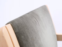 Lataa kuva Galleria-katseluun, Artek Pentti Heinonen käsinojallinen tuoli harmaa