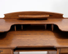 Lataa kuva Galleria-katseluun, Antiikkinen kirjoituspöytä