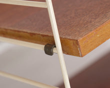 Lataa kuva Galleria-katseluun, String hylly