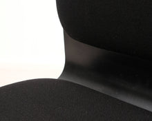 Lataa kuva Galleria-katseluun, Avarte Yrjö Kukkapuro tuoli musta