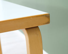 Lataa kuva Galleria-katseluun, Artek pöytä 120 x 120 cm koivu / valkoinen