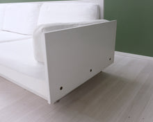 Lataa kuva Galleria-katseluun, Artek Ben af Schulten 556 3-istuttava sohva valkoinen