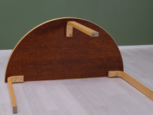 Lataa kuva Galleria-katseluun, Artek 95 puolipyöreä pöytä koivu / valkoinen