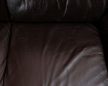 Lataa kuva Galleria-katseluun, 2-sitsig skinnsoffa mörkbrun