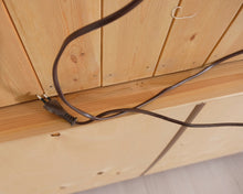 Lataa kuva Galleria-katseluun, Mäntykaappi