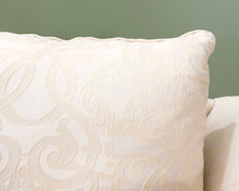 Lataa kuva Galleria-katseluun, 2-istuttava kangassohva beige