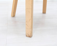 Lataa kuva Galleria-katseluun, Artek 69 tuoli kangasistuimella