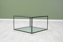 Lataa kuva Galleria-katseluun, B&B Italia sohvapöytä lasilevyllä