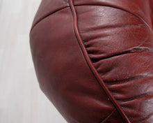 Lataa kuva Galleria-katseluun, 3-istuttava nahkasohva punainen