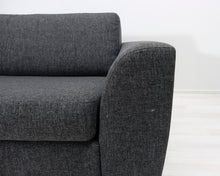 Lataa kuva Galleria-katseluun, 3-istuttava kangassohva harmaa