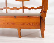 Lataa kuva Galleria-katseluun, Antiikkinen mäntysohva