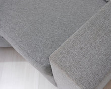 Lataa kuva Galleria-katseluun, 4-istuttava divaanisohva ja rahi harmaa