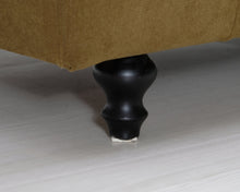 Lataa kuva Galleria-katseluun, Asko 2,5-istuttava kangassohva vihreä