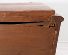 Lataa kuva Galleria-katseluun, Antiikkinen lipasto