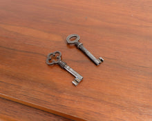 Lataa kuva Galleria-katseluun, Antiikkinen kirjoituslipasto