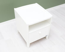 Lataa kuva Galleria-katseluun, Kiteen Huonekalutehdas Matinea yöpöytä