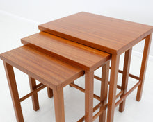 Lataa kuva Galleria-katseluun, 60-luvun sarjapöytä