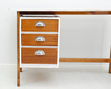 Lataa kuva Galleria-katseluun, 60-luvun pieni työpöytä