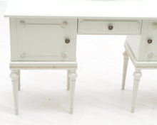 Lataa kuva Galleria-katseluun, Laitalan peilipöytä