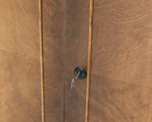 Lataa kuva Galleria-katseluun, Huonekalutehdas Häkli liinavaatekaappi