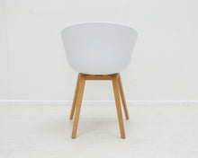 Lataa kuva Galleria-katseluun, Hay About a Chair AAC21 tuoli