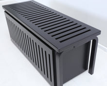 Lataa kuva Galleria-katseluun, Artek Aalto ritiläpenkki 153A ja puusepän tekemä säilytyslaatikko