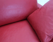 Lataa kuva Galleria-katseluun, Adea CAT 2-istuttava nahkasohva punainen