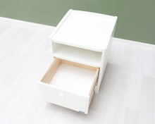 Lataa kuva Galleria-katseluun, Kiteen Huonekalutehdas Matinea yöpöytä