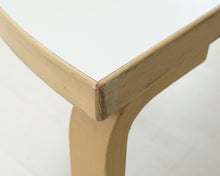 Lataa kuva Galleria-katseluun, Artek 95 puolipyöreä pöytä