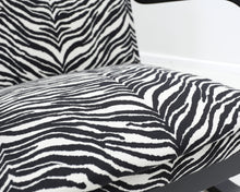 Lataa kuva Galleria-katseluun, Artek 401 nojatuoli zebra-kankaalla