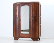 Lataa kuva Galleria-katseluun, Antiikkinen vaatekaappi