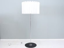 Lataa kuva Galleria-katseluun, Axo Light Skirt lattiavalaisin tummanharmaa / valkoinen