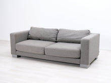 Lataa kuva Galleria-katseluun, 3-istuttava kangassohva harmaa