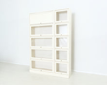 Lataa kuva Galleria-katseluun, Asko Aspö kirjahylly