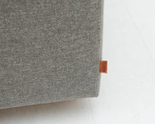 Lataa kuva Galleria-katseluun, 3-istuttava divaanisohva harmaa