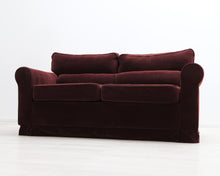 Lataa kuva Galleria-katseluun, 2,5-istuttava kangassohva vuodemekanismilla viininpunainen