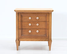 Lataa kuva Galleria-katseluun, Antiikkilipasto tähtinupeilla