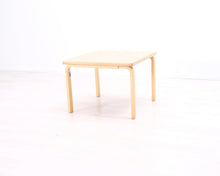 Lataa kuva Galleria-katseluun, Artek sivupöytä 75 x 75 cm koivu
