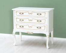 Lataa kuva Galleria-katseluun, Rokokootyylinen lipaso