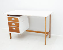 Lataa kuva Galleria-katseluun, 60-luvun pieni työpöytä