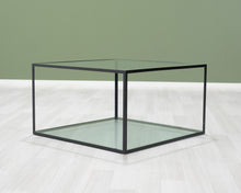 Lataa kuva Galleria-katseluun, B&B Italia sohvapöytä lasilevyllä