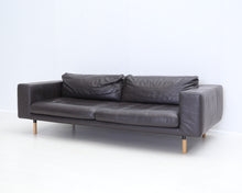 Lataa kuva Galleria-katseluun, Adea 3-istuttava nahkasohva mustanruskea