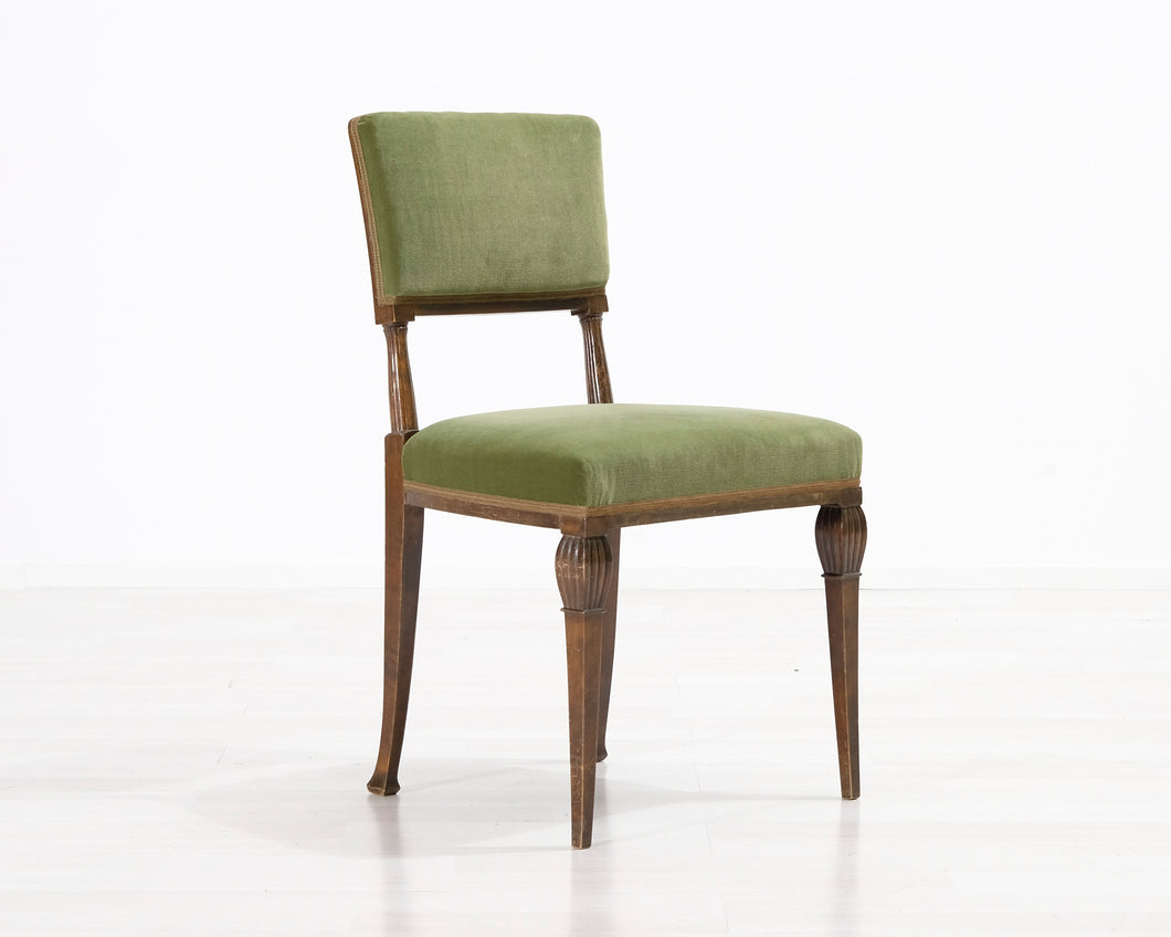 Antiikkinen tuoli vihreä