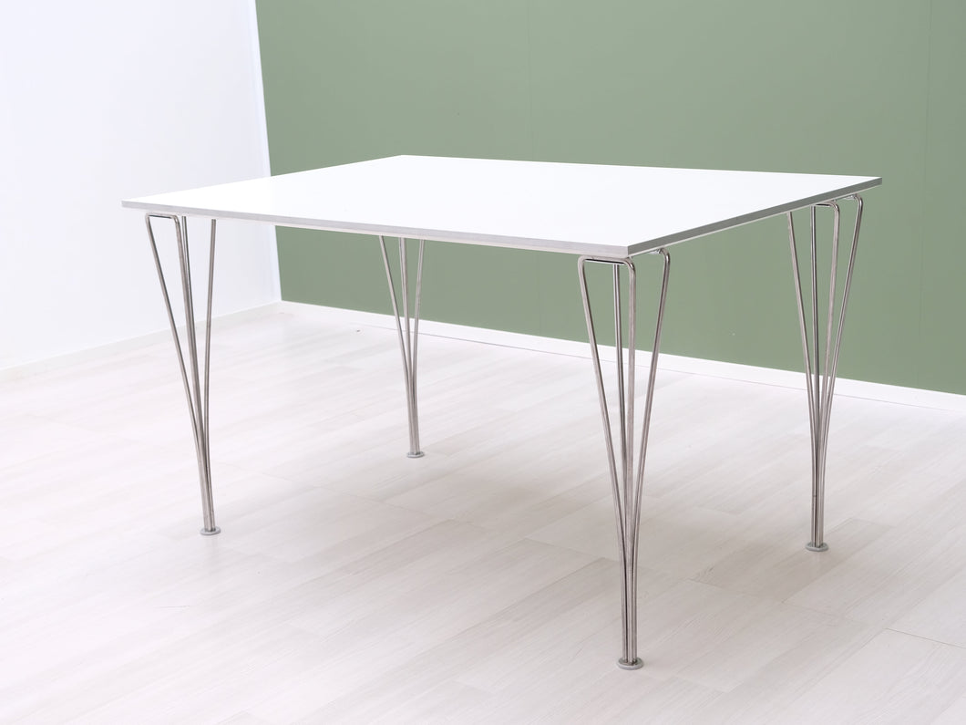 Fritz Hansen -ruokapöytä 120 x 80 cm